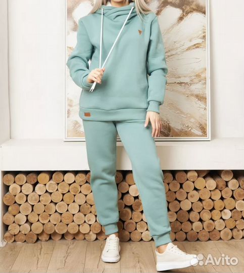 Спортивный костюм женский