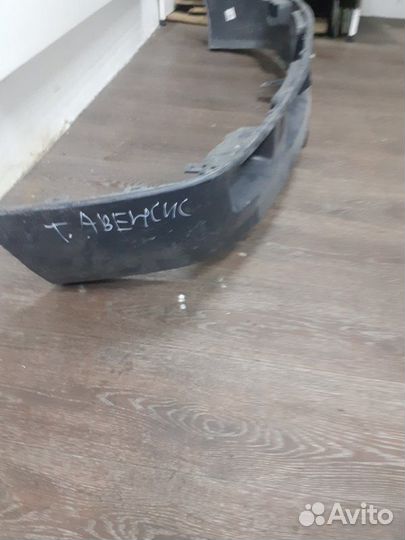 Бампер передний Toyota Avensis