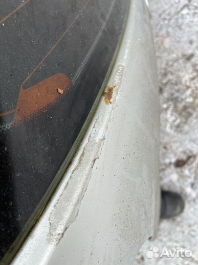 Крышка багажника Toyota Yaris 1