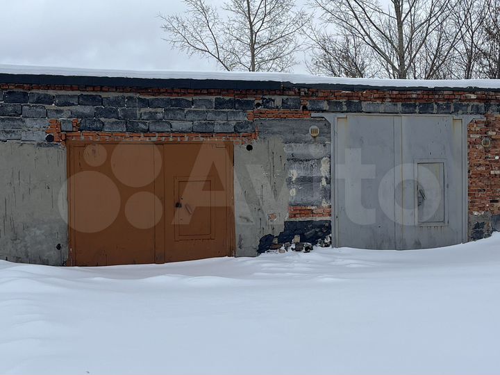 Гараж, > 30 м²