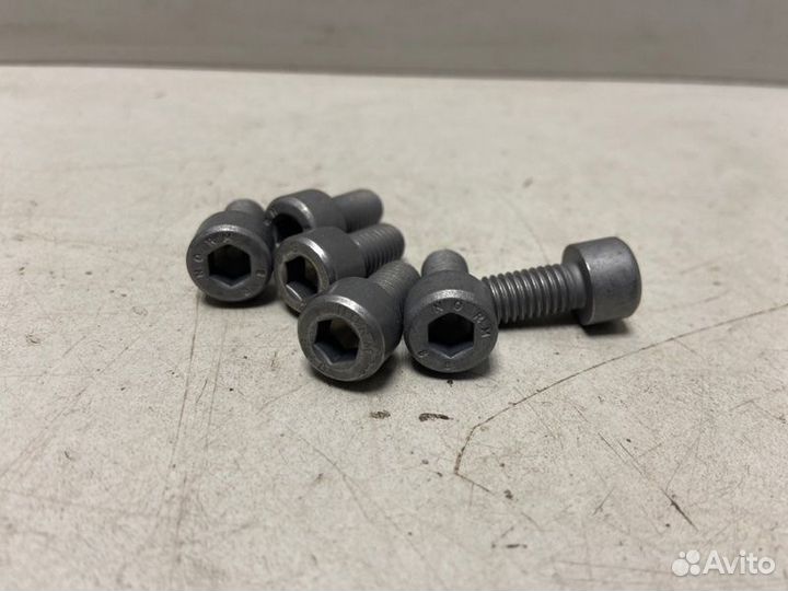 Болт трансмиссия(6шт) Volksawagen Passat B5