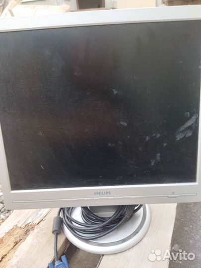 Монитор Philips, диаметр 17 дюймов