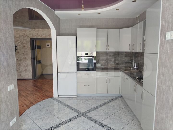 3-к. квартира, 74,2 м², 1/3 эт.