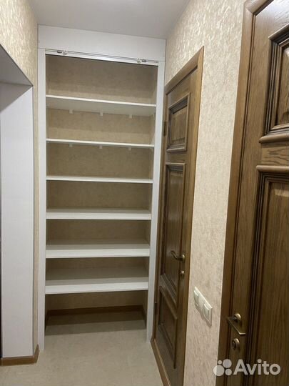 Шкаф с рольставнями на балкон на заказ