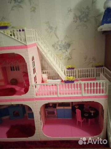 Кукольный домик с мебелью