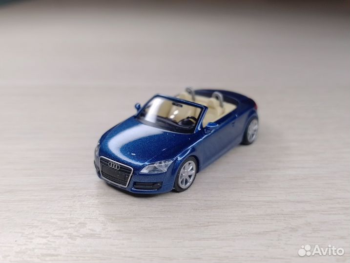 A30) Audi TT Roadster (8J) синий