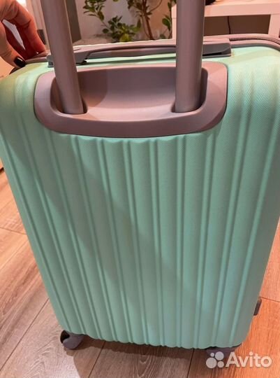 Чемодан на колесах