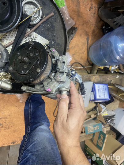 Компрессор кондиционера mitsubishi