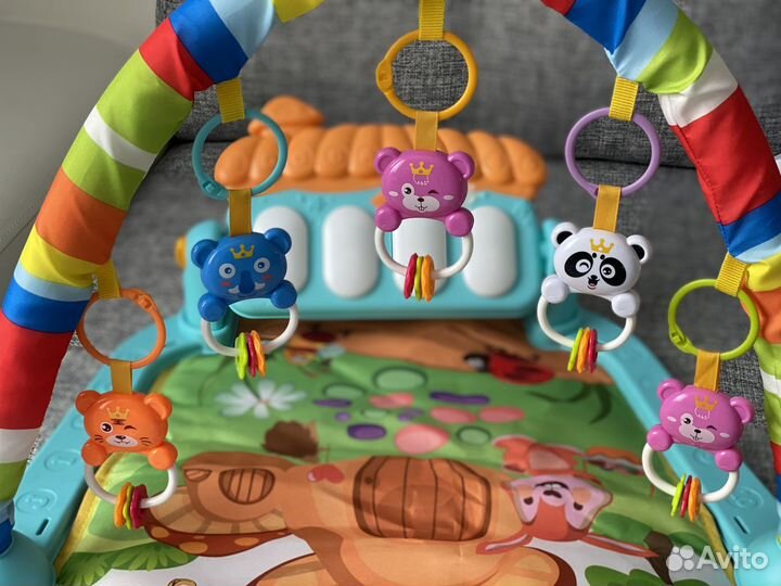 Развивающий коврик с пианино