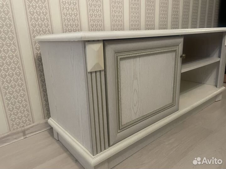 Тумба под тв белая бу