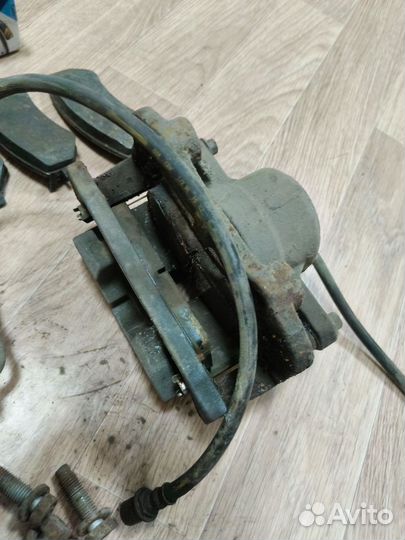 Суппорта dodge charger 2005-2010