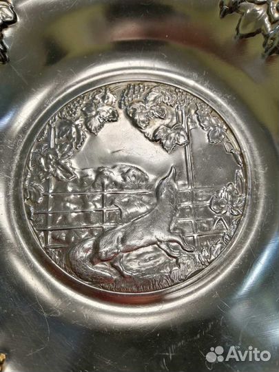 Поднос Лиса и виноград. Алюминий