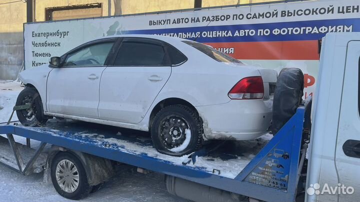 Кожух рулевой колонки верхний Volkswagen Polo Seda