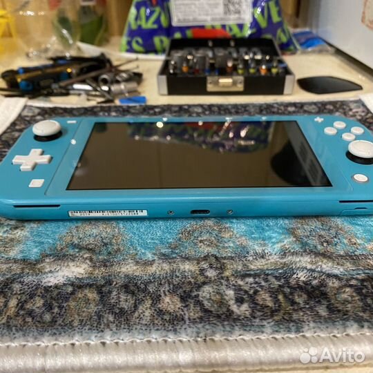 Nintendo Switch Lite (чипованная)