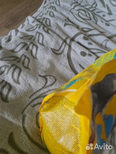 Корм для попугая новый