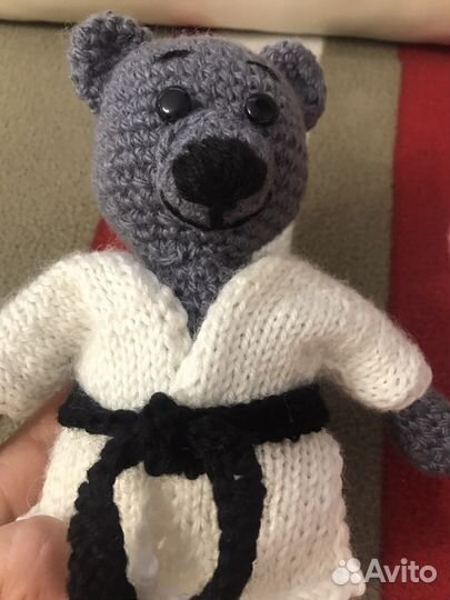 Медведь в кимоно вязаная игрушка