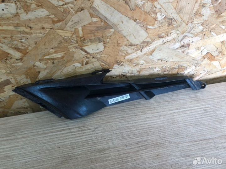 Заглушка бампера передняя