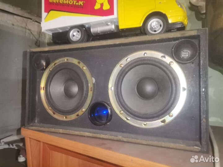 Блютуз колонка