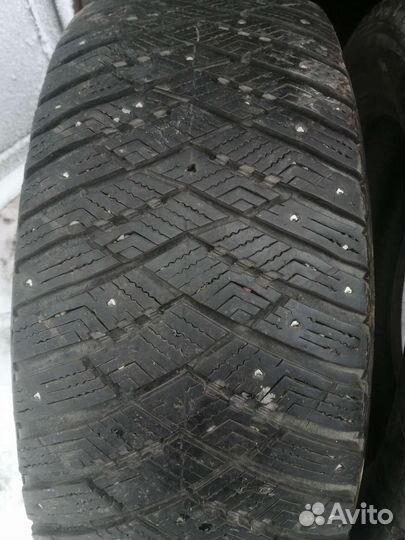 Goodyear UltraGrip Ice Arctic SUV 255/55 R19