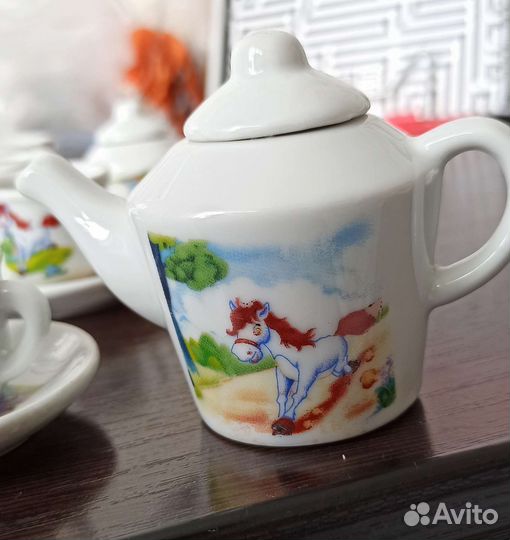 Игрушечный чайный сервиз(фарфоровый)