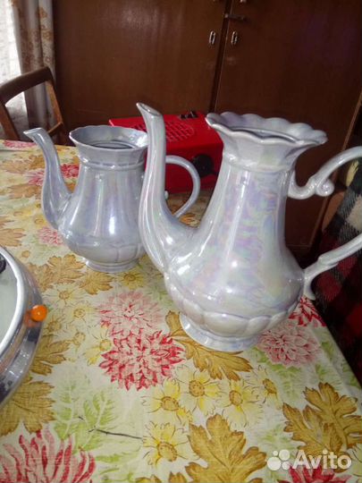 Кувшины или кофейники+пара чашек