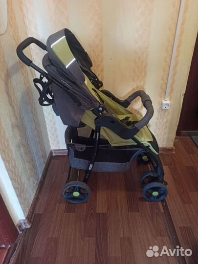 Прогулочная коляска