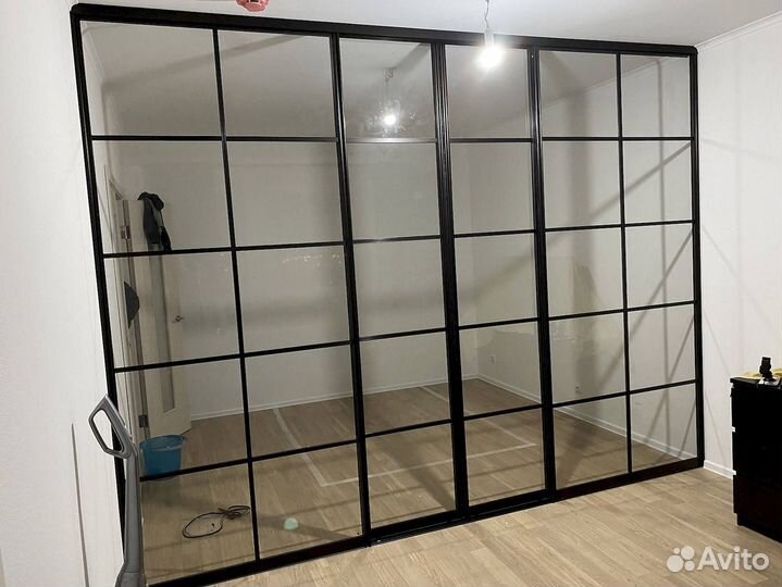 Раздвижная перегородка с матовым стеклом