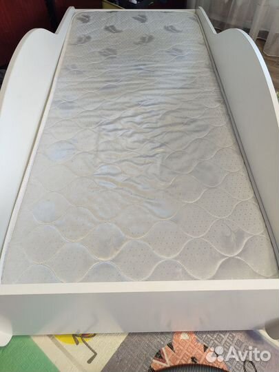 Детская кровать машина бу с матрасом