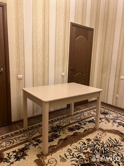 Продам кухонный стол бу