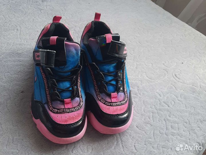 Кроссовки для девочки
