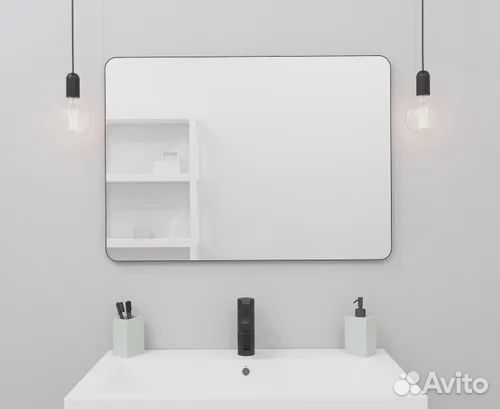 Зеркало в металлической раме