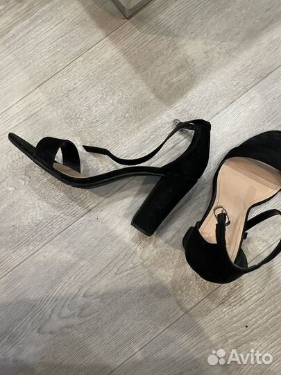 Босоножки 40