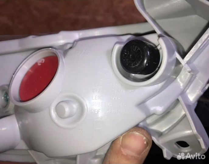 Повторитель в бампер правый mazda 3 BM 13-15