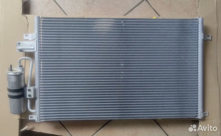 Радиатор кондиционера Chevrolet Epica оригинал нов