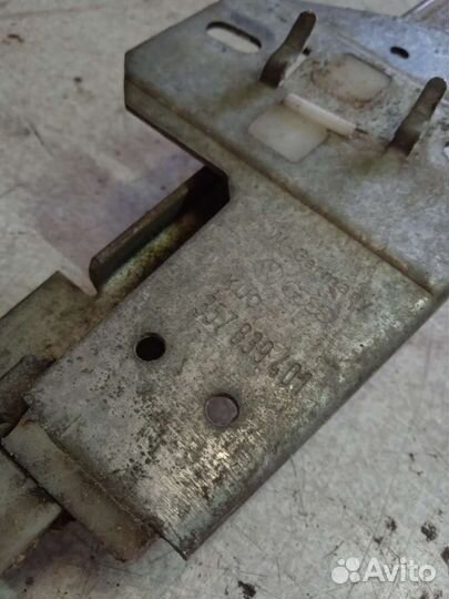 Стеклоподъёмник задний левый Volkswagen Passat B3