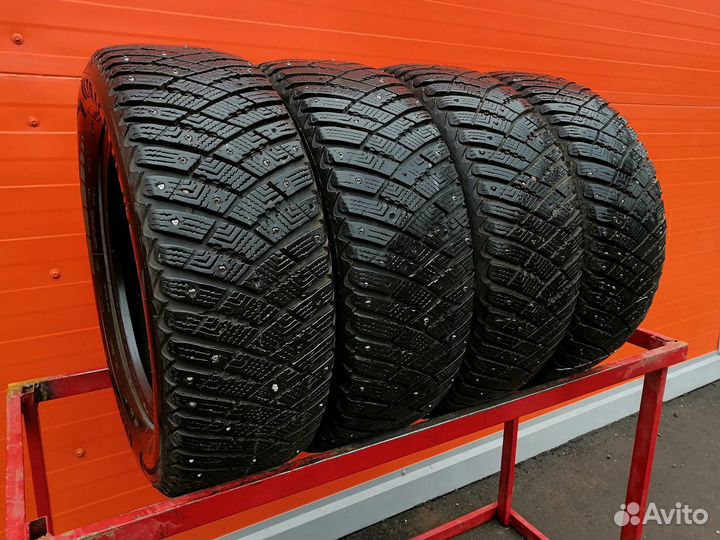 Goodyear Ultragrip Ice Arctic 215/60 R16 101T