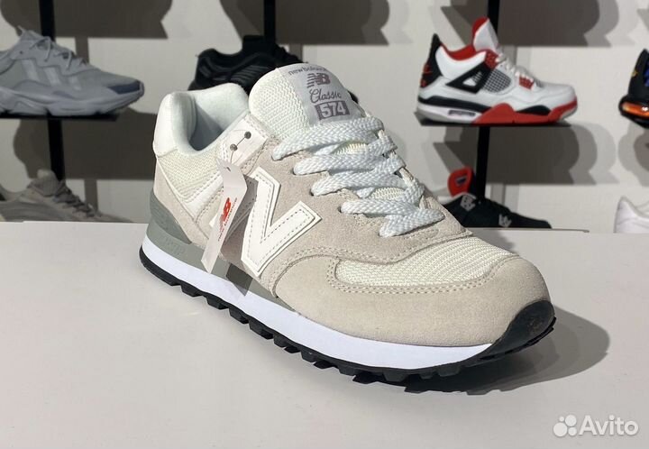 New Balance 574 White Classic VR9