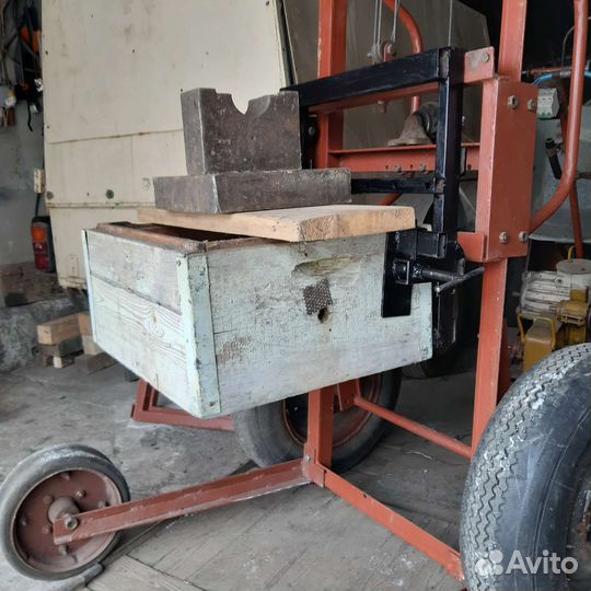 Апилифт-погрузчик