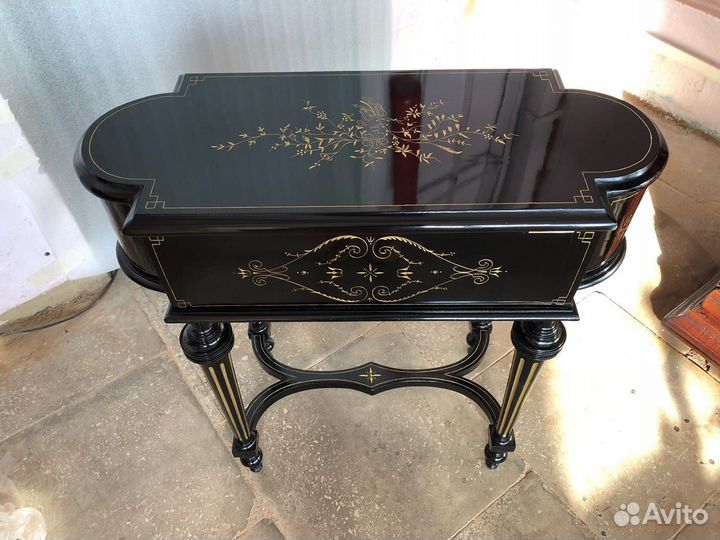 Реставрация антикварной мебели и перетяжка