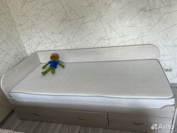 Детская кровать от 3 лет с матрасом бу