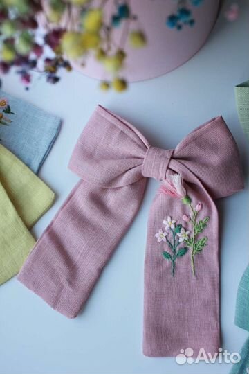 Бантики с вышивкой