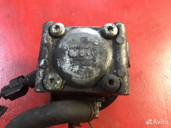 Насос гура Ford Focus 2 hwda 1.6