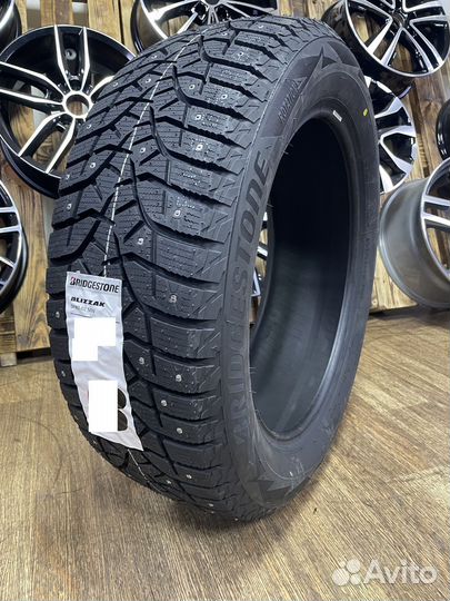 Bridgestone Blizzak Spike-02 SUV 255/60 R18 112T