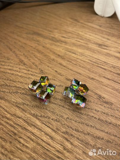 Серьги необычные переливающиеся