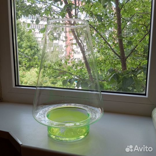 Ваза конусная зелёная для цветов