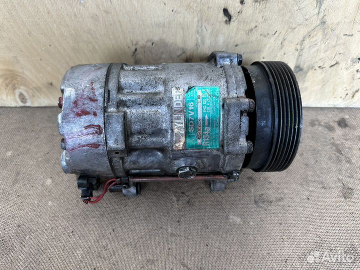 Компрессор кондиционера VW Passat 4 1H0820803D