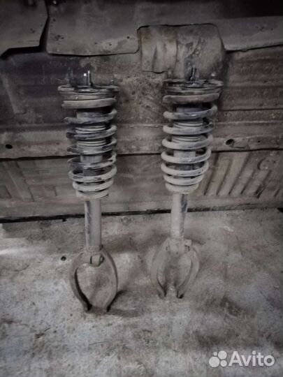 Hyundai sonata ef передние стойки