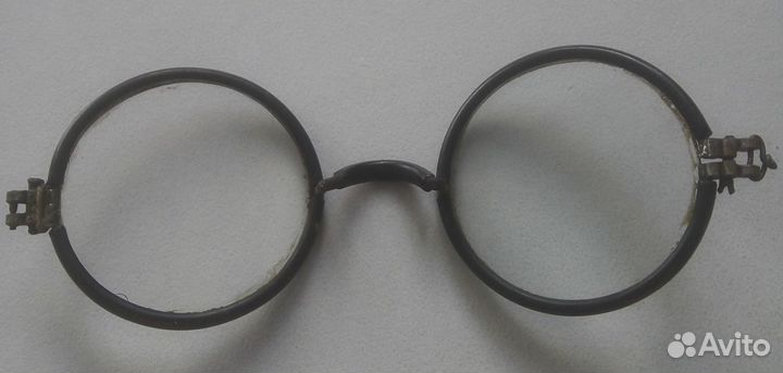 Очки старинные