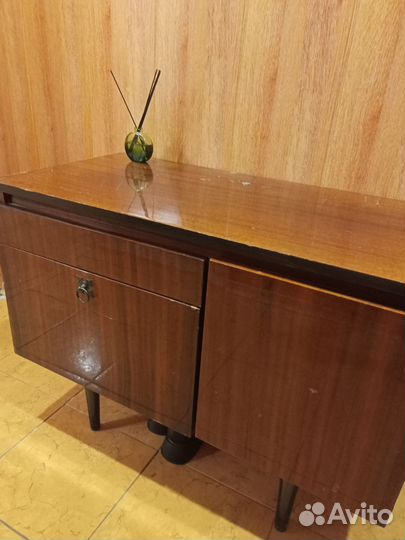 Тумба в коридор