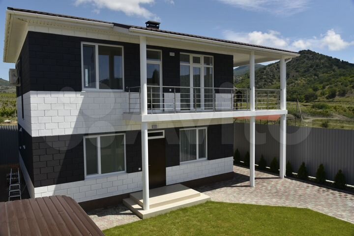 Дом 200 м² на участке 7 сот.